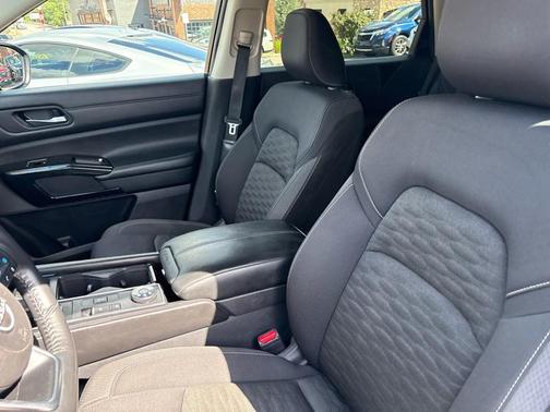 2022 Nissan Pathfinder SV 4WD