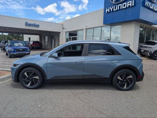 2025 Hyundai IONIQ 5 SE