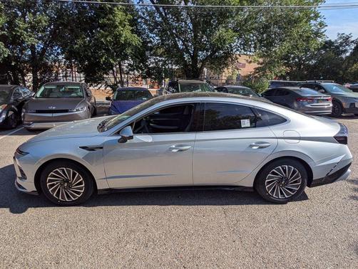 2025 Hyundai SONATA Hybrid Limited