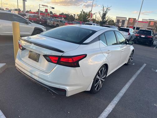 2020 Nissan Altima SR FWD