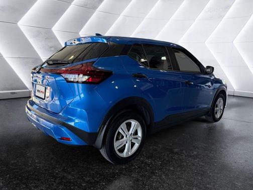 2023 Nissan Kicks S