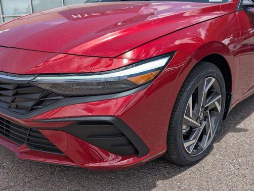 2025 Hyundai ELANTRA HEV SEL Sport