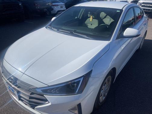 2019 Hyundai ELANTRA SE