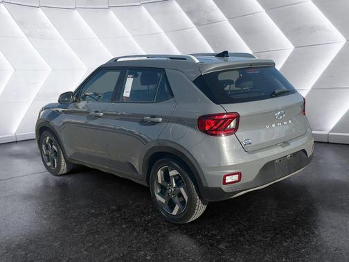 2022 Hyundai VENUE SEL
