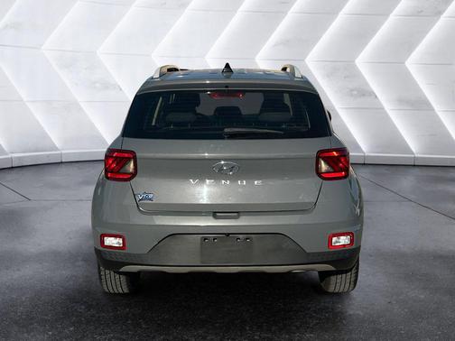 2022 Hyundai VENUE SEL
