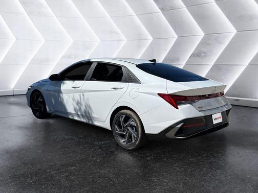 2025 Hyundai ELANTRA HEV Limited