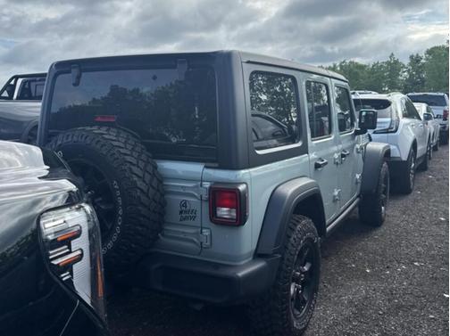 Earl Clearcoat 2023 Jeep Wrangler Willys
