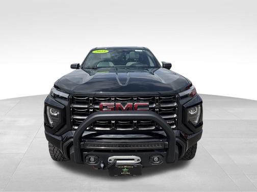 Onyx Black 2023 GMC Canyon AT4X