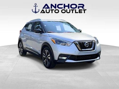 Brilliant Silver Metallic 2019 Nissan Kicks SR
