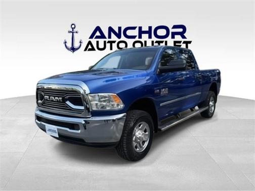 2017 RAM 2500 Tradesman Crew Cab 4x4 6'4' Box