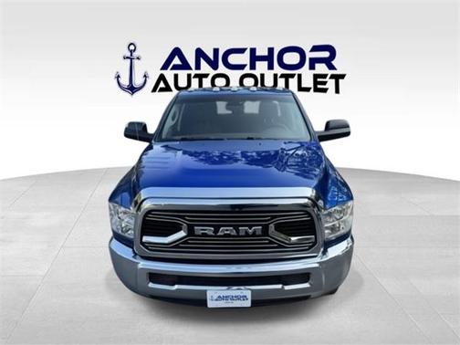 2017 RAM 2500 Tradesman Crew Cab 4x4 6'4' Box