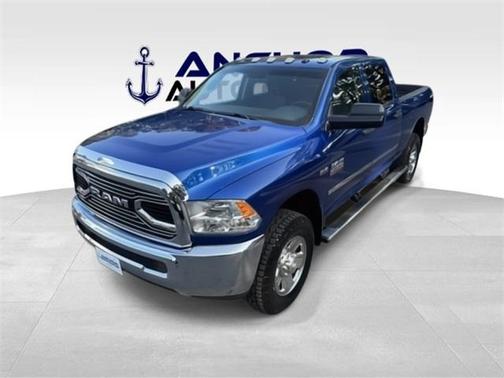 2017 RAM 2500 Tradesman Crew Cab 4x4 6'4' Box