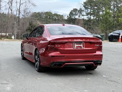 2019 Volvo S60 T6 R-Design