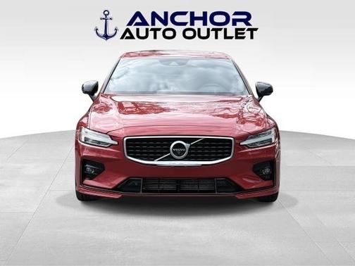 2019 Volvo S60 T6 R-Design