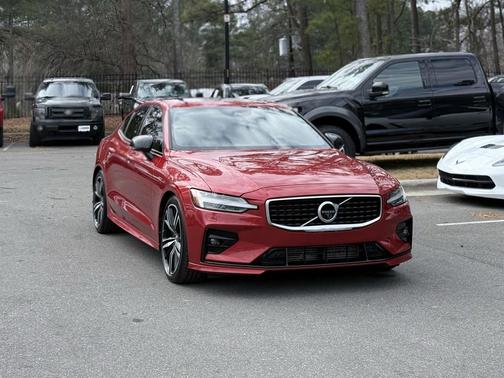 2019 Volvo S60 T6 R-Design