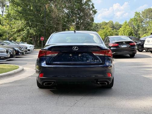 Mica 2017 Lexus IS 300 Base