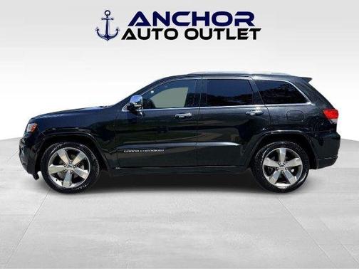 Brilliant Black Crystal Pearlcoat 2014 Jeep Grand Cherokee Overland