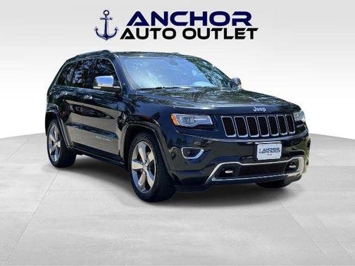 Brilliant Black Crystal Pearlcoat 2014 Jeep Grand Cherokee Overland