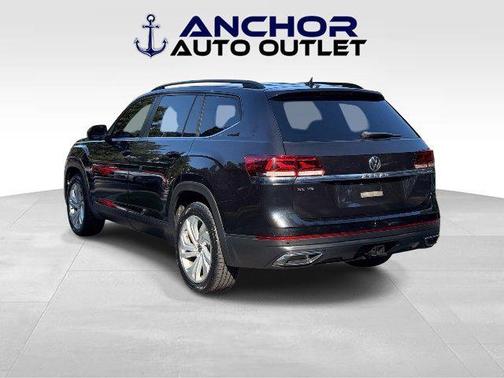 Deep Black Pearl 2021 Volkswagen Atlas 3.6L SE w/Technology