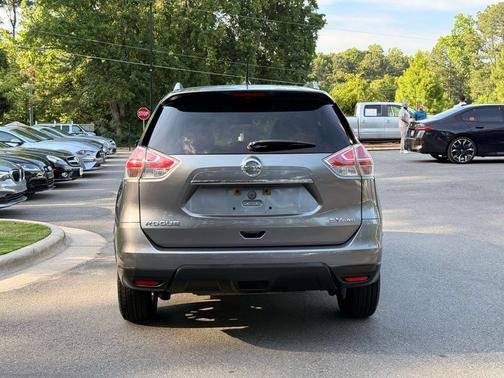 Gun Metallic 2016 Nissan Rogue SV