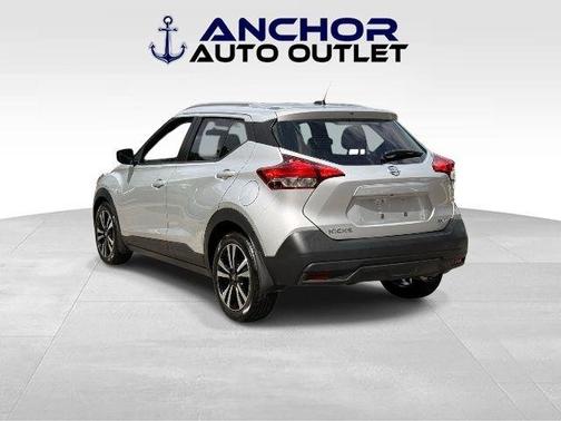Brilliant Silver Metallic 2019 Nissan Kicks SV