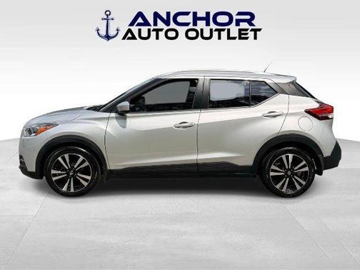Brilliant Silver Metallic 2019 Nissan Kicks SV