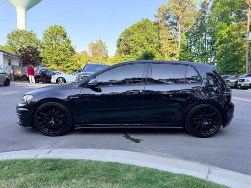Deep Black Pearl 2015 Volkswagen Golf GTI 2.0T S 4-Door