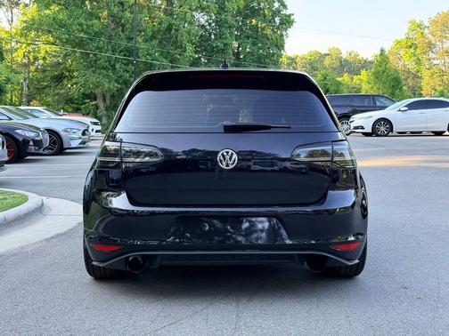 Deep Black Pearl 2015 Volkswagen Golf GTI 2.0T S 4-Door