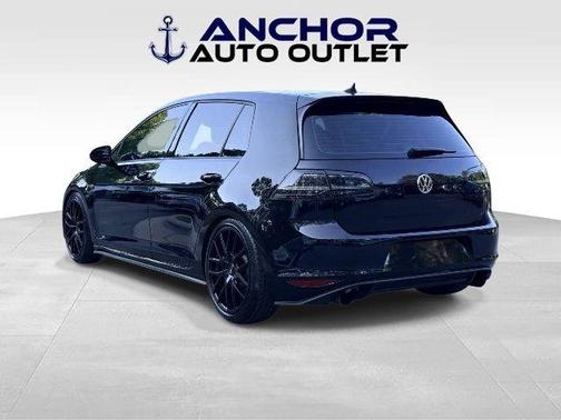 Deep Black Pearl 2015 Volkswagen Golf GTI 2.0T S 4-Door