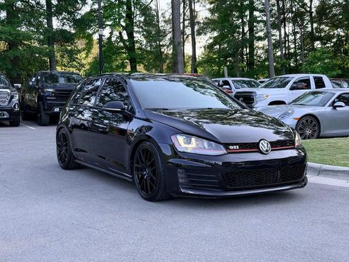 Deep Black Pearl 2015 Volkswagen Golf GTI 2.0T S 4-Door