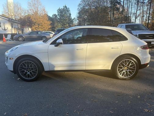 2018 Porsche Macan Base
