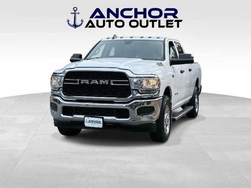 2019 RAM 2500 Tradesman Crew Cab 4x2 6'4' Box