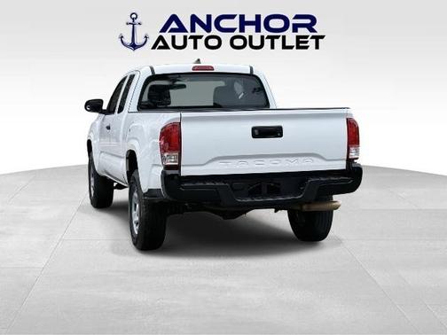 2016 Toyota Tacoma SR