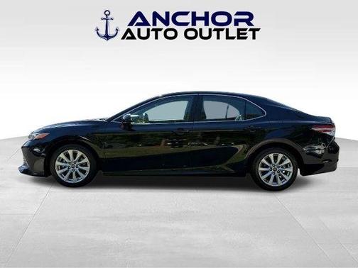 Midnight Black Metallic 2018 Toyota Camry LE