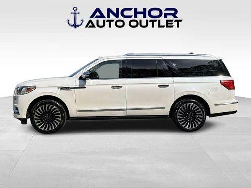 White Platinum Clearcoat Metallic 2018 Lincoln Navigator L Black Label