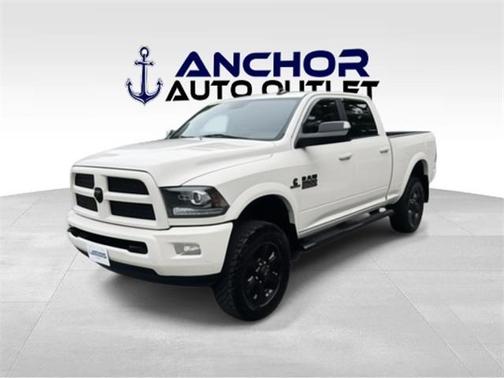 2017 RAM 2500 Laramie Crew Cab 4x4 6'4' Box