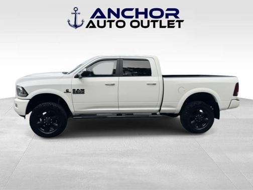 2017 RAM 2500 Laramie Crew Cab 4x4 6'4' Box