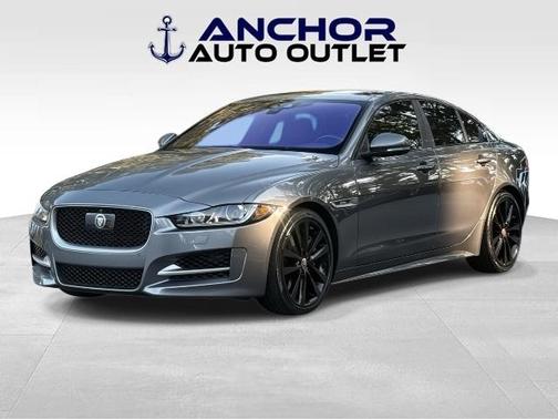 2017 Jaguar XE 35t R-Sport