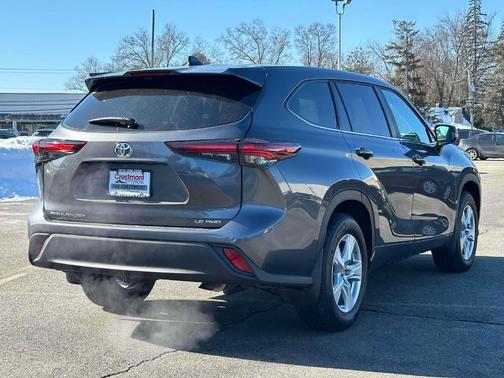 2025 Toyota Highlander LE