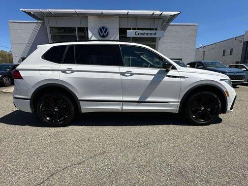 Opal White Pearl Effect 2023 Volkswagen Tiguan 2.0T SE R-Line Black
