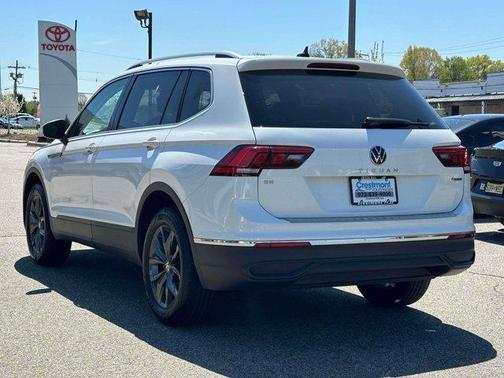 Opal White Pearl Effect 2023 Volkswagen Tiguan 2.0T SE