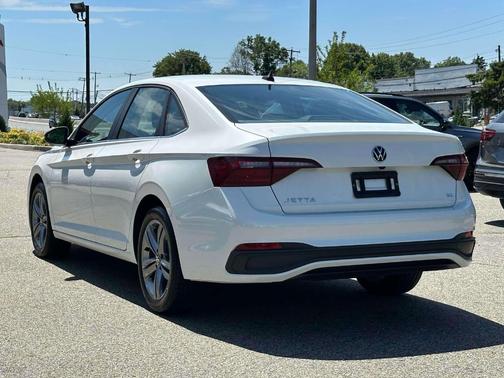 Oryx White Pearl Effect 2022 Volkswagen Jetta 1.5T SE