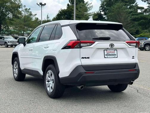 Ice 2023 Toyota RAV4 LE
