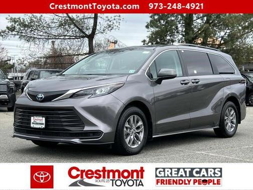 2024 Toyota Sienna LE