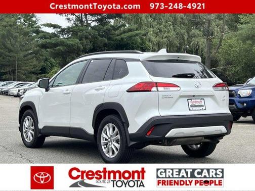 2024 Toyota Corolla Cross LE