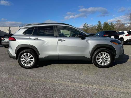 2025 Toyota Corolla Cross LE