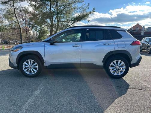 2025 Toyota Corolla Cross LE