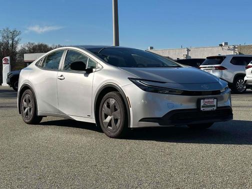 2024 Toyota Prius LE