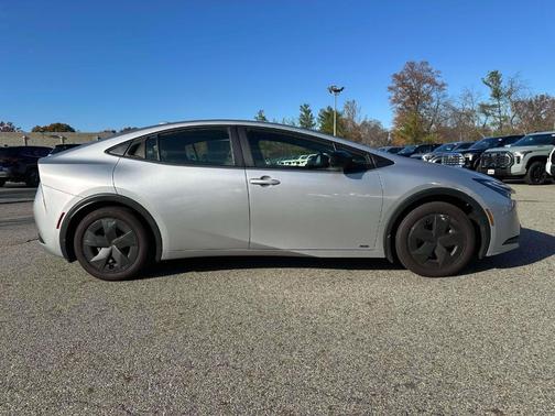 2024 Toyota Prius LE