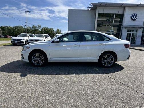 Opal White Pearl Effect 2023 Volkswagen Jetta 1.5T SE